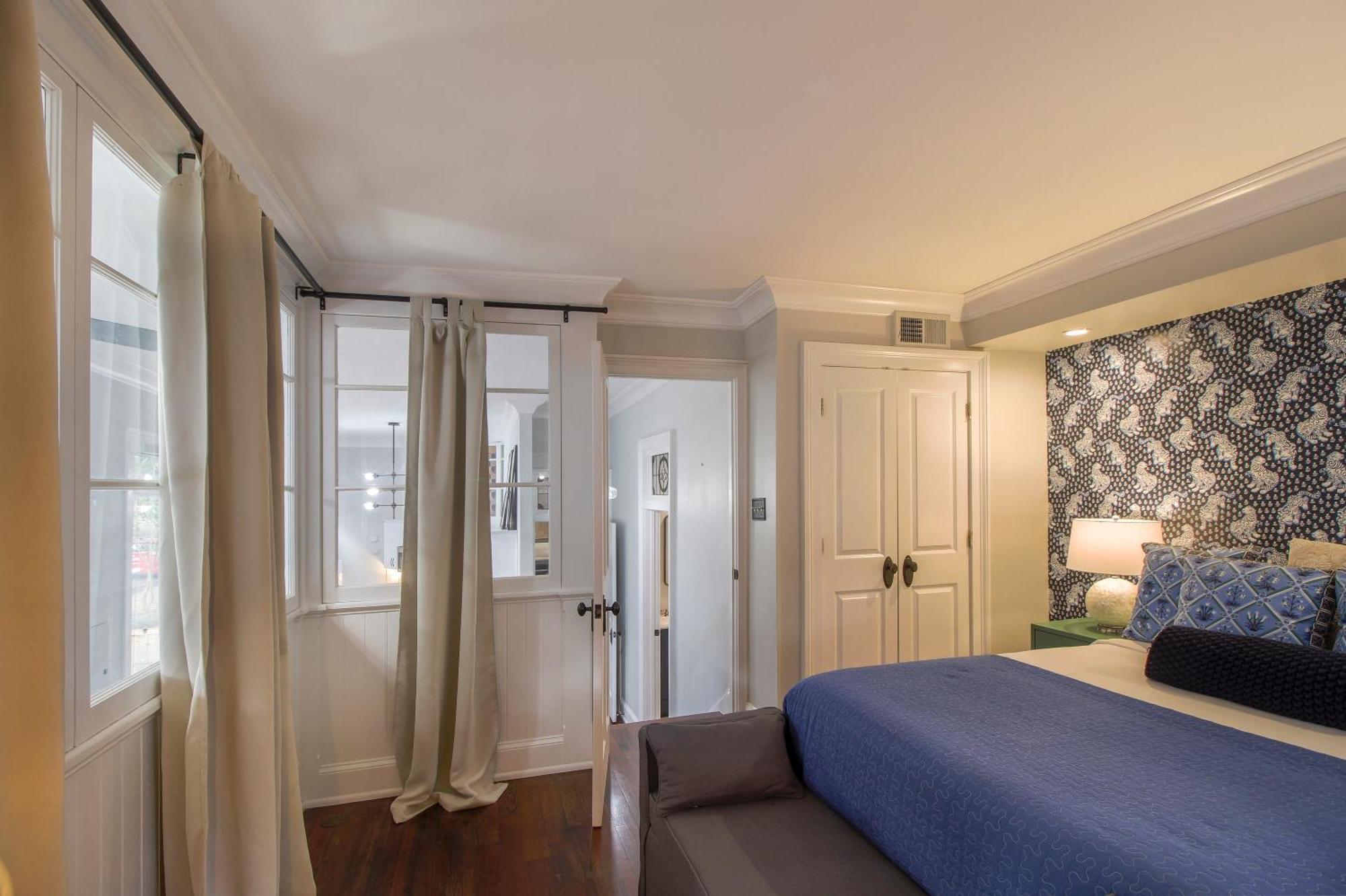 Walk To It All In Downtown, Double King Beds سافانا المظهر الخارجي الصورة